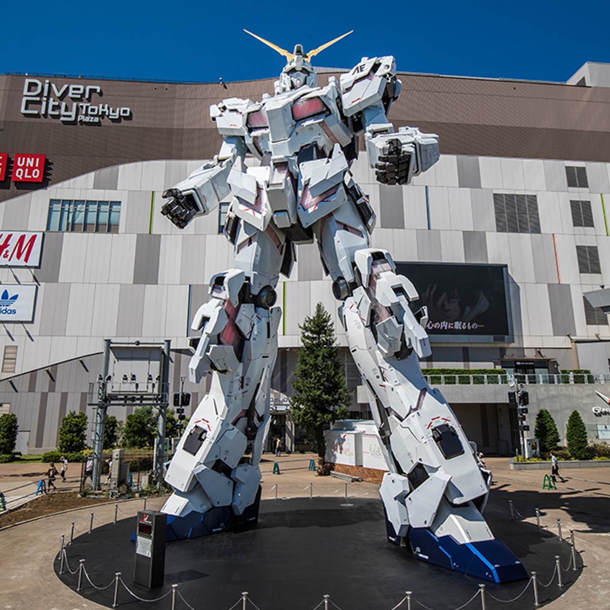 1. Unicorn Gundam (RX-0), Ikon Futuristik Odaiba