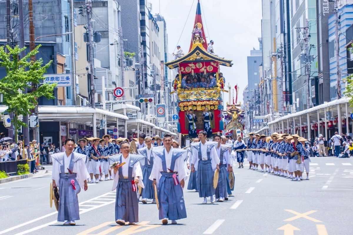 1. Gion Matsuri di Kyoto
