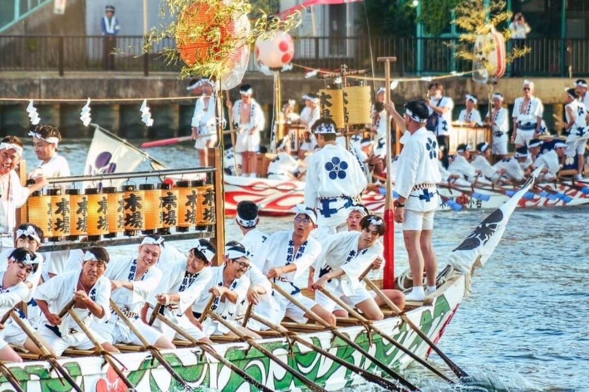2. Tenjin Matsuri di Osaka